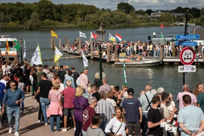 Geslaagde editie NK Sprietlopen trekt volle haven in Puttershoek