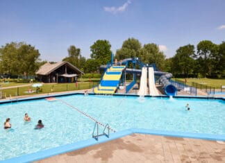 Zwembad Recreatieoord Binnenmaas tóch open tijdens nazomerweekend