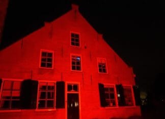 Museum Hoeksche Waard kleurt rood voor Hartstichting