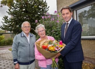 Echtpaar De Vos-Meeldijk uit Oud-Beijerland viert diamanten jubileum