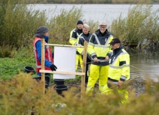 Vrijwillige dijkwachten trainen op Tiengemeten