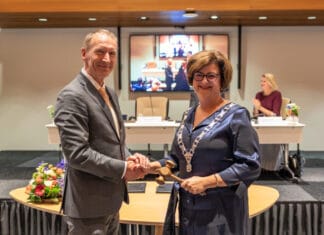 Marian Witte geïnstalleerd als kroonbenoemde burgemeester gemeente Hoeksche Waard