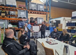 Motortourclub Roudbears haalt €700 op voor Voedselbank Hoeksche Waard