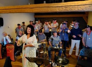 Vrijwilligers Voedselbank Hoeksche Waard in het zonnetje gezet