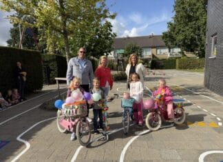 Verkeersplein Kindcentrum De Blieken feestelijk geopend