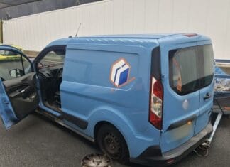 Heinenoordtunnel weer open na incident met te zwaar beladen bestelbus