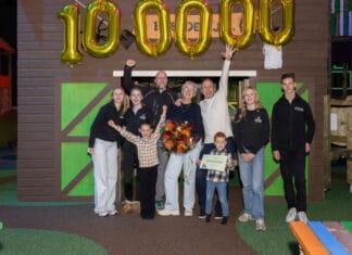 Recreatieoord Binnenmaas verwelkomt 100.000ste bezoeker van het seizoen