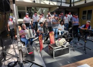 Shantykoor De Hoeksche Waard treedt op bij Zorginstelling Immanuel