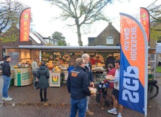 SGP deelt aardappelen uit in de Hoeksche Waard