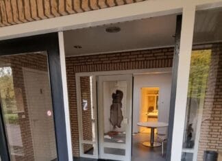 Inbraken in Oud-Beijerland: schade aan aula begraafplaats en woningen