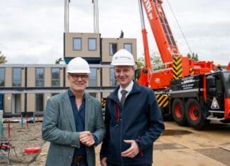 Eerste tijdelijke woningen geplaatst op plek voormalige Lindenhoeve Oud-Beijerland