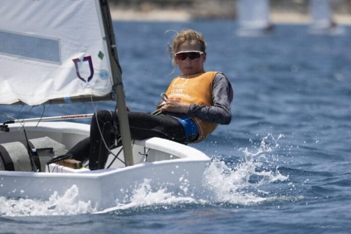 Liv Jägers (14) wint titel ‘Beste Zeilster OCN Jaarprijs 2025’