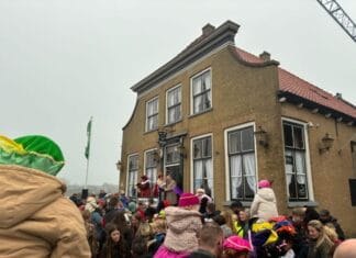 Sinterklaas feestelijk onthaald bij Café ’t Veerhuys in vernieuwde haven Puttershoek