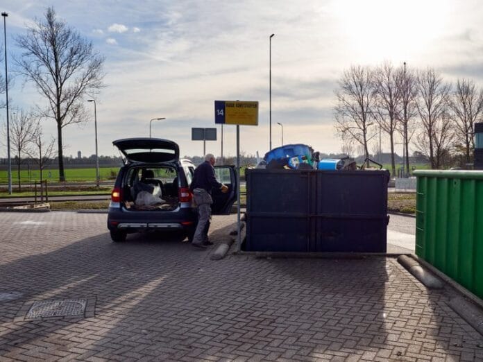 Afvalstoffenheffing stijgt in 2026 in de Hoeksche Waard