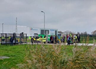 Demonstratie bij Campina-fabriek in Maasdam