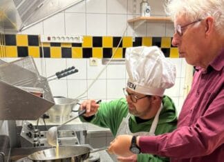Pannenkoekendag bij v.v. Strijen: smakelijke afsluiting voor de We Helpen Groep van AC Het Molenschaer van Gemiva