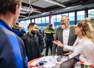 Video: Scholieren en werkzoekenden vinden inspiratie bij Hoeksche Inspiratiedagen