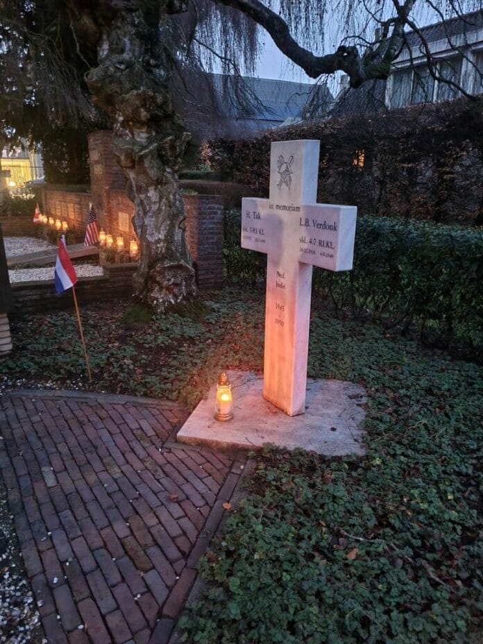 Lichtjes op oorlogsgraven in ‘s-Gravendeel keren terug