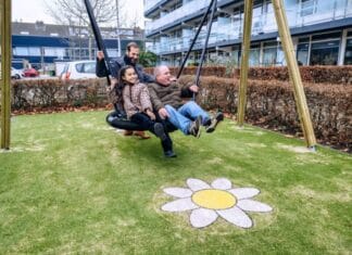 Nieuwe speelplek bij de Gruttoflat aan de Gruttostraat in Strijen geopend: samen ontwerpen, samen gebruiken