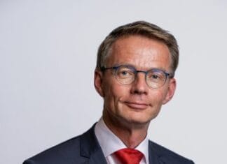 Oud-wethouder Hoeksche Waard Harry van Waveren aan de slag in Terneuzen