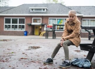 Onderzoek Kinderhulp: 1 op 5 kinderen die opgroeit in armoede staat deze winter in de kou