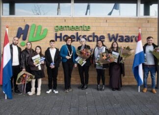 Nationale naturalisatiedag 2025: welkom voor 8 nieuwe Nederlanders in de Hoeksche Waard