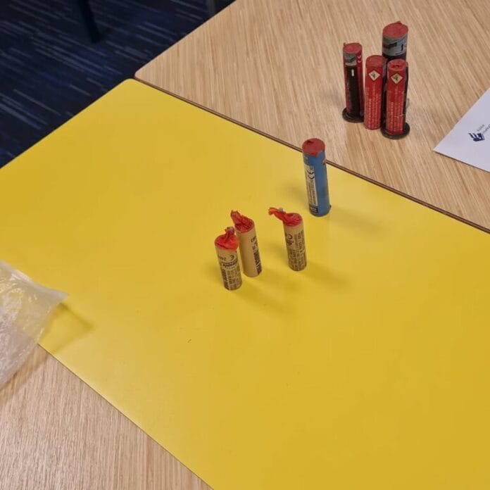 Bij tweede kluisjescontrole op middelbare scholen Hoeksche Waard meer verboden spullen aangetroffen