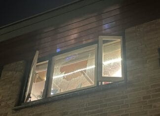 Vuurwerkbom veroorzaakt schade aan woningen in Zuid-Beijerland