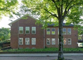 Overeenkomst getekend voor aankoop KPN-telefooncentrale Oud-Beijerland voor woningbouw ontwikkeling