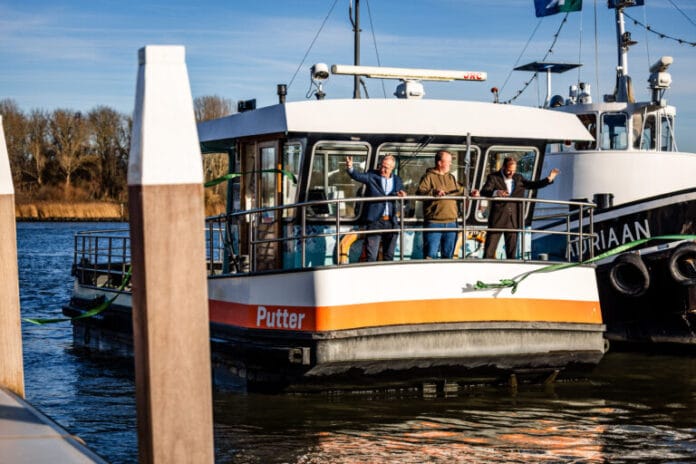 Veerhaven Puttershoek feestelijk geopend!