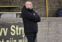v.v. Strijen en Brian Roquas verlengen samenwerking