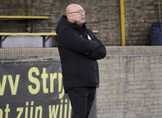 v.v. Strijen en Brian Roquas verlengen samenwerking