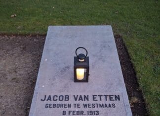 Herdenkingslichten bij oorlogsgraven in Westmaas: eerbetoon aan drie oorlogsslachtoffers