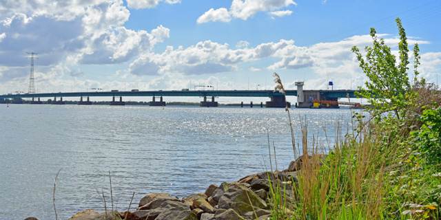 Nederlandse infrastructuur bereikt kritieke grens: ook Haringvlietbrug blijft aandachtspunt