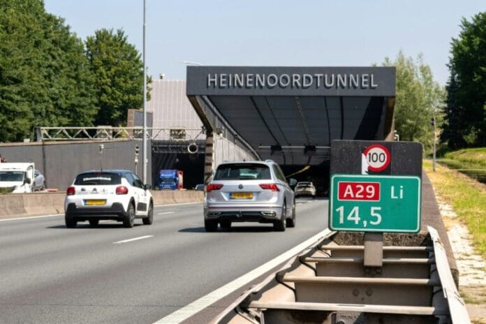 Rijkswaterstaat voert deze week onderhoud uit aan de Heinenoordtunnel (A29)