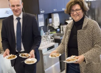 Nieuwjaarsreceptie gemeente Hoeksche Waard afgelast, maar warm gebaar voor zorgbewoners