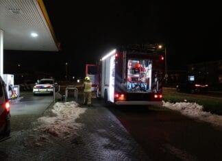 Brandmelding bij tankstation aan Sportlaan in Puttershoek: geen brand