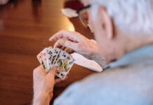 Seniorentrefpunt Heinenoord zoekt kaartspelers.