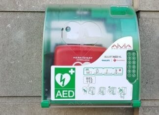 Er hangt een AED… weet jij wat je moet doen?