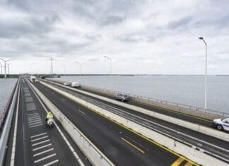 Raad Hoeksche Waard vraagt aandacht voor gevolgen renovatie Haringvlietbrug