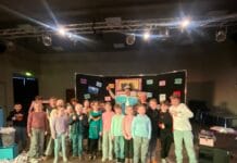 Kinderen doen enthousiast mee met Max Letterman