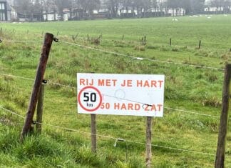 Bewoners Zinkweg luiden noodklok: “50 kilometer per uur is hard zat op de dijk”