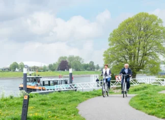 Veerdienst Rhoon tijdelijk uit de vaart door motorstoring