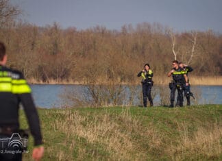 Lichaam vermiste taxichauffeur (66) gevonden in Spui bij Oud-Beijerland