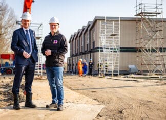 Eerste tijdelijke woningen geplaatst aan de Randweg Oud-Beijerland