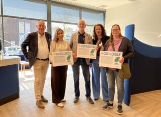 Goede doelen ontvangen mooie cheque tijdens Open Huis Rabobank in Oud-Beijerland
