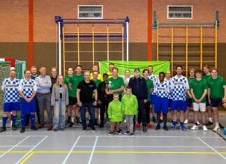 Sportieve jaarlijkse ontmoeting tussen CDA Hoeksche Waard en Dissidenten