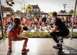 Strijen viert succesvolle Koningsdag dankzij vernieuwd bestuur Oranjevereniging Strijen: “Dag om trots op te zijn”