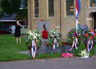 Dodenherdenking op maandag 4 mei bij oorlogsmonument in Westmaas