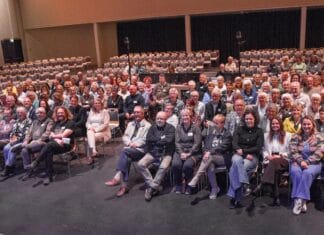 Vrijwilligers in Hoeksche Waard in het zonnetje gezet: 150 aanmeldingen voor Vrijwilligerspluim
